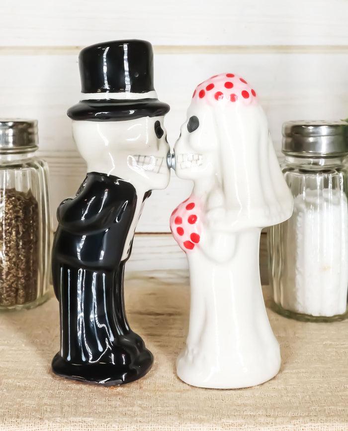 Ebros Gift Ebros Day Of The Dead Salt & Pepper Shakers Skeleton Couple Bride & Groom Set
