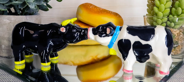 ebros gift Ebros Farm Bovine Cattle Love Affair Kissing Bull And Cow Salt And Pepper Shakers Set Fun Kitchen Dining Bull Matador And Holstein Cow Ceramic Magnetic Decor Figurines