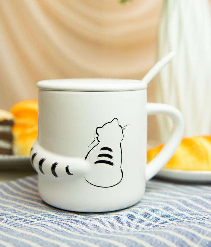 ebros gift Ebros Pack Of 2 Black White Sitting Cat 3D Tail Coffee Mugs With Lid And Spoon 12oz