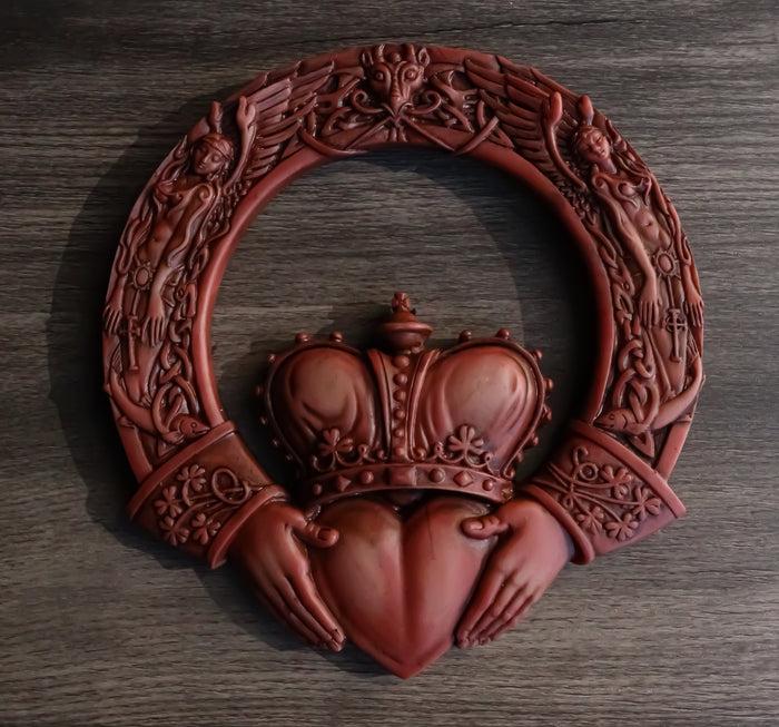ebros gift Ebros Royal Celtic Claddagh Ring Wall Plaque Figurine As Symbol of Love Friendship Loyalty Home Hanging Art Decor Sculpture (Rustic Clay)
