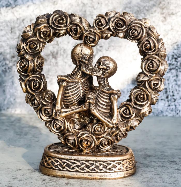 ebros gift Love Never Dies Roses On Heart Wreath Kissing Skeleton Couple Bronzed Figurine
