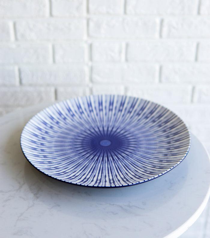 Ebros Gift Pack Of 4 White And Blue Geometric Focus Porcelain Round Dinner Entree Plates