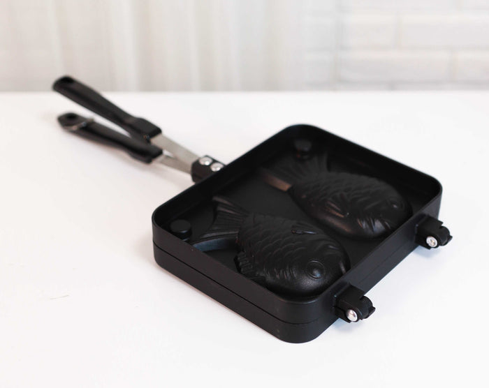 Ebros Gift Personal Aluminum Japanese Taiyaki Fish Shaped Dessert Waffle Cake Maker Pan