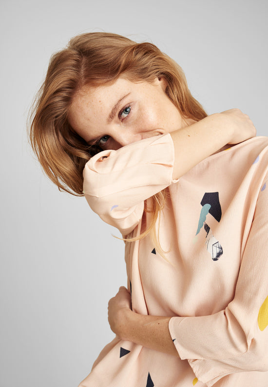 Echte Linda Crop Regular Shirts - Peach Art