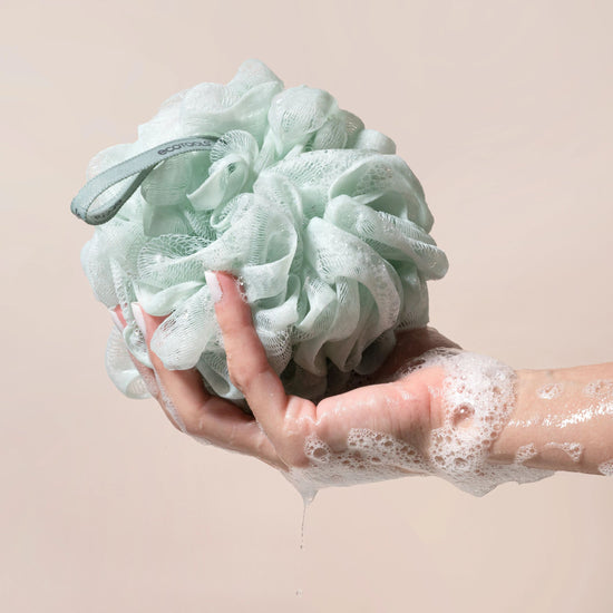 Ecotools Delicate Recycled EcoPouf - Green Fig