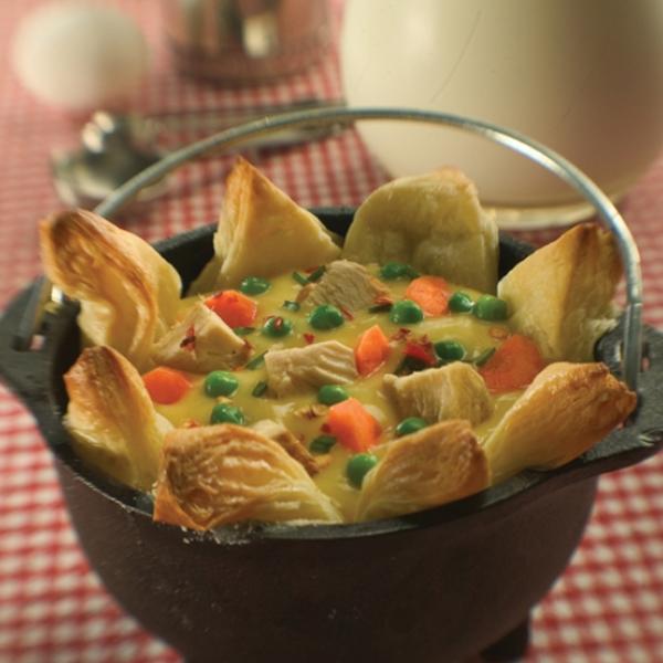 Eddingtons HEAT-TREATED CAST IRON COUNTRY KETTLE