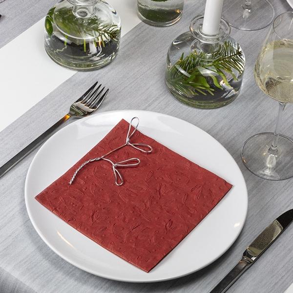 Eddingtons MISTELTOE RED PAPER NAPKINS 33 X 33CM
