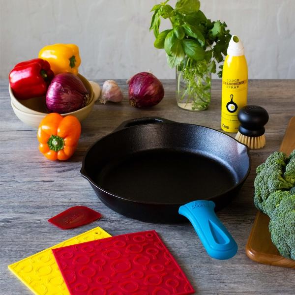 Eddingtons RED SILICONE ASSIST PAN HANDLE HOLDER