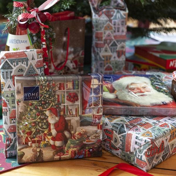 Eddingtons SANTA BRINGS GIFTS PAPER NAPKINS 33 X 33CM