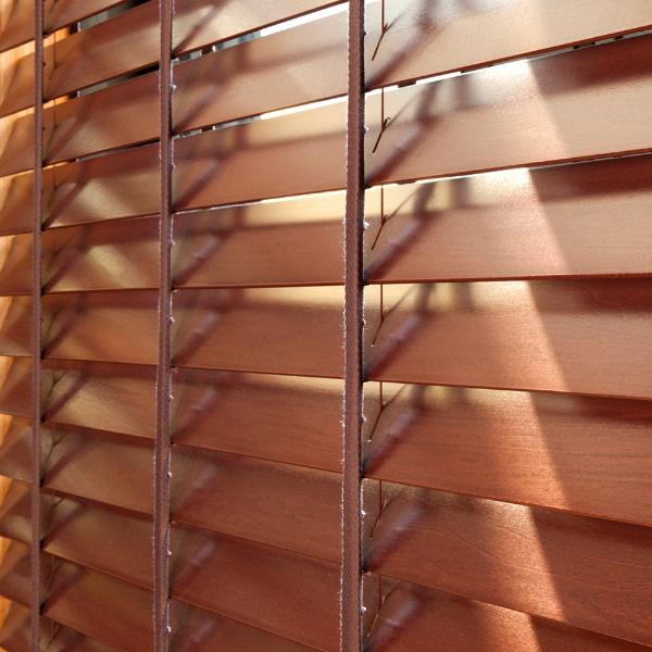 Eddingtons VALET BLIND AND SHUTTER NATURAL BRISTLES BEECH HANDLE