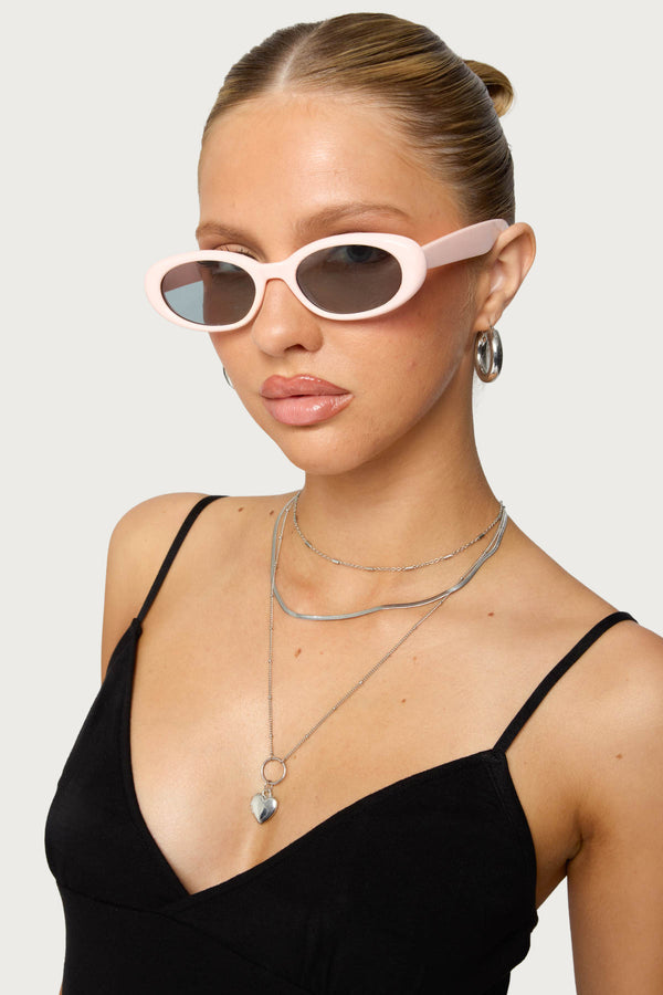 edikted Birdey Round Sunglasses pink