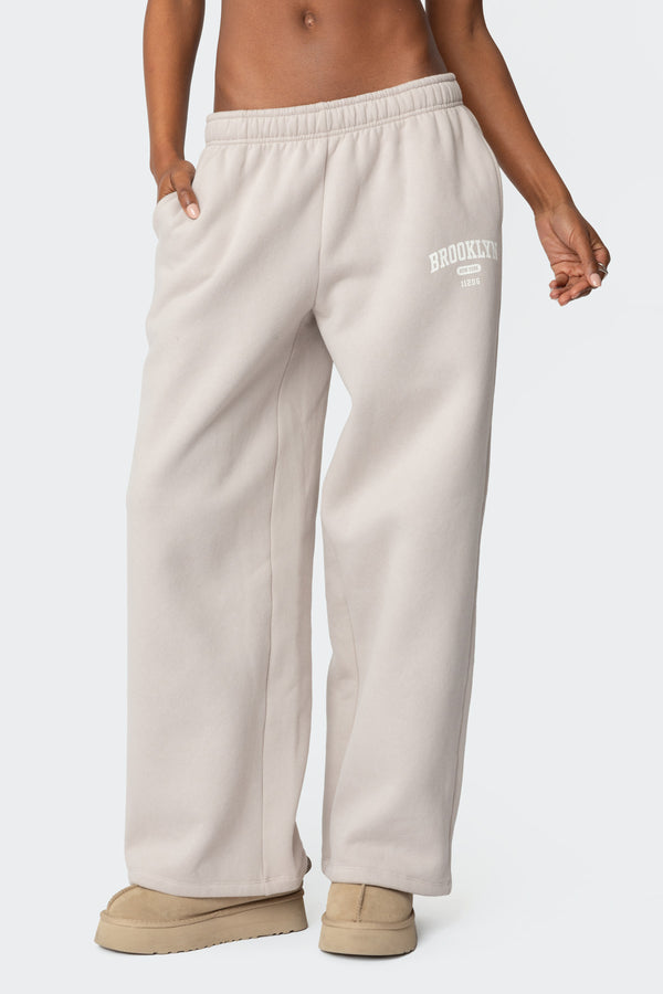 Edikted Brooklyn NY Sweatpants Beige