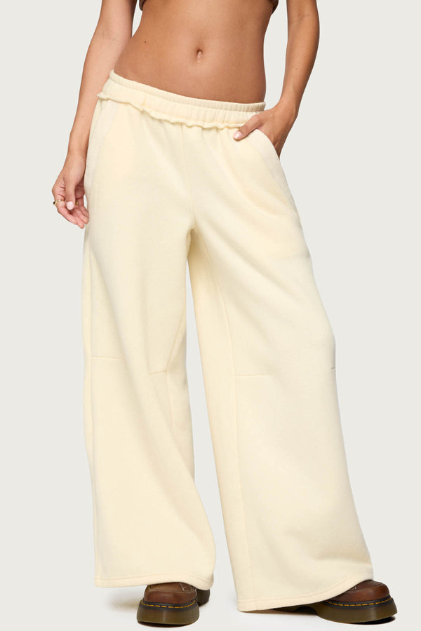 Edikted Kori Oversized Sweatpants Yellow