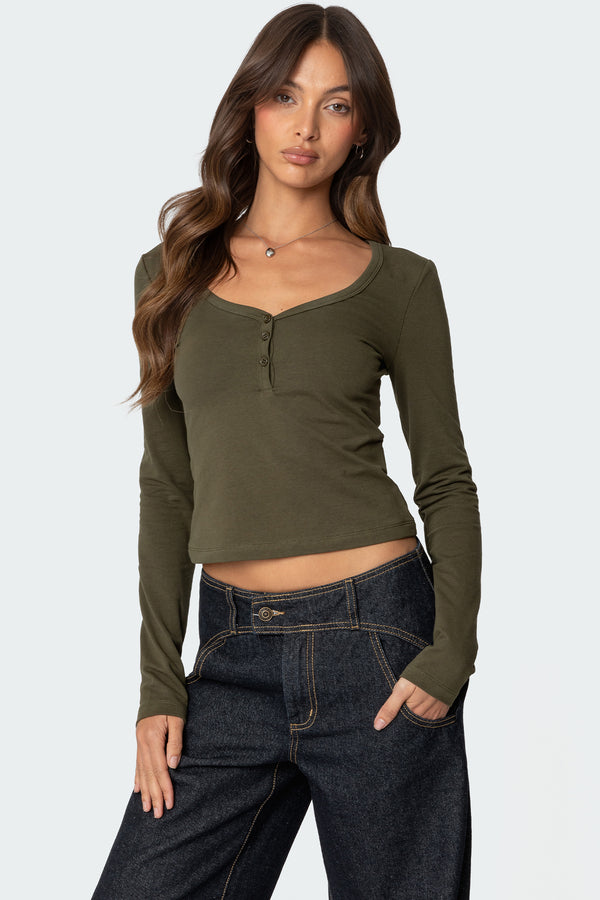 edikted Leah Henley Top olive
