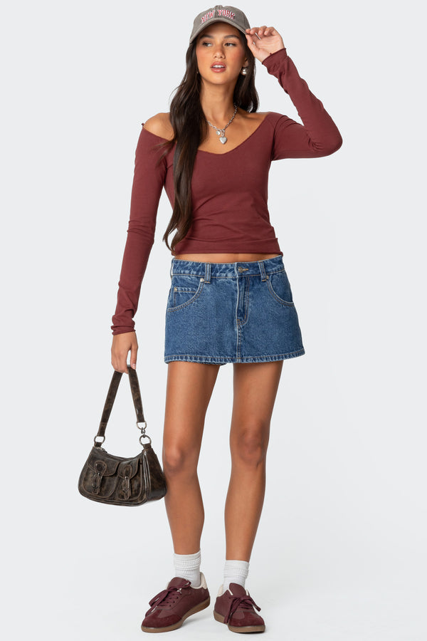 Edikted Nattie Off Shoulder V Neck Top Burgundy