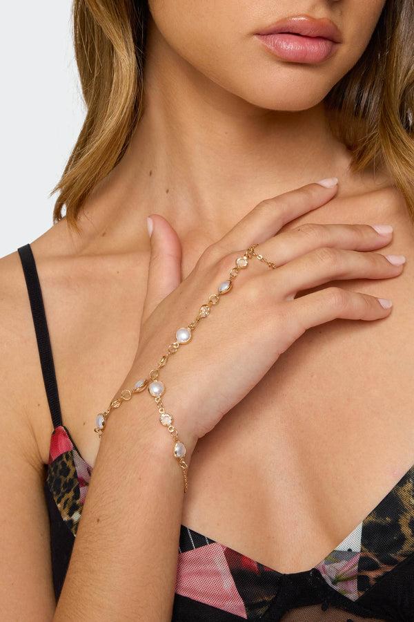 edikted Pearly Hand Chain gold