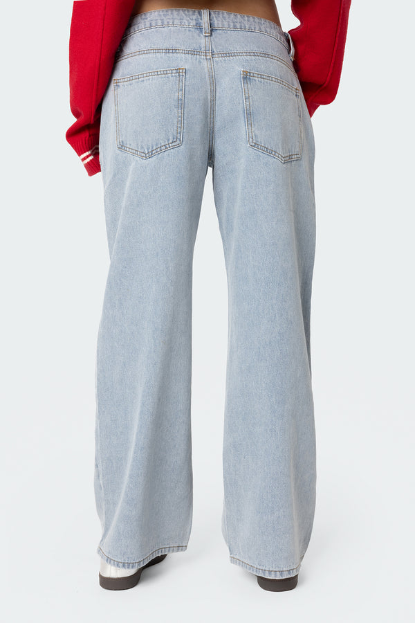 Edikted Petite Raelynn Washed Low Rise Jeans Light Blue