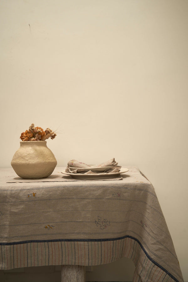 eka TABLE COVER TABLE LINEN