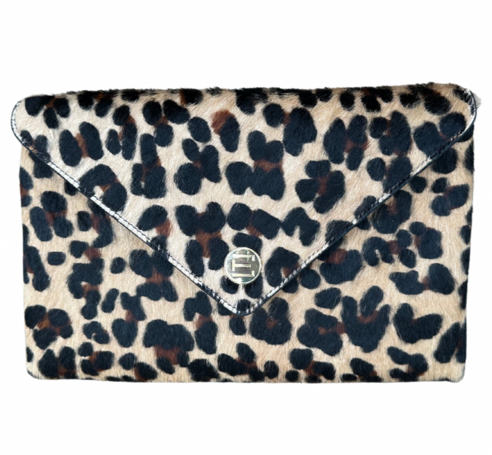elaine turner Bella Clutch- Cheetah Haircalf