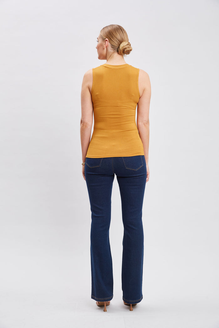 Elie Tahari Fit & Flare Jeans DARK WASH