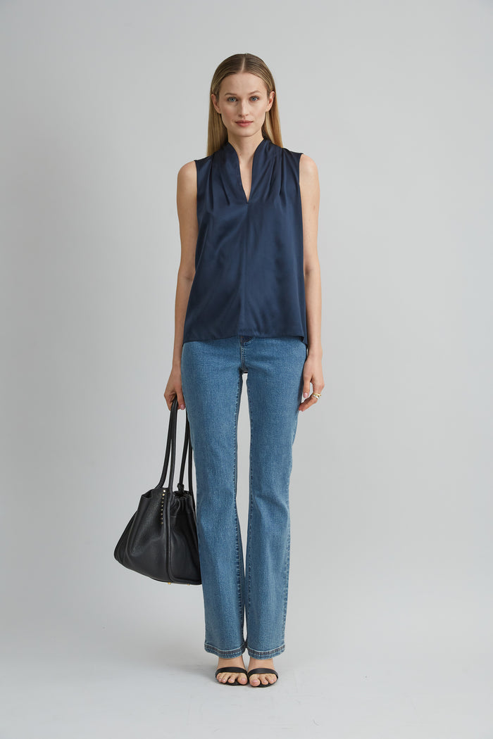 Elie Tahari Fit & Flare Jeans MEDIUM WASH