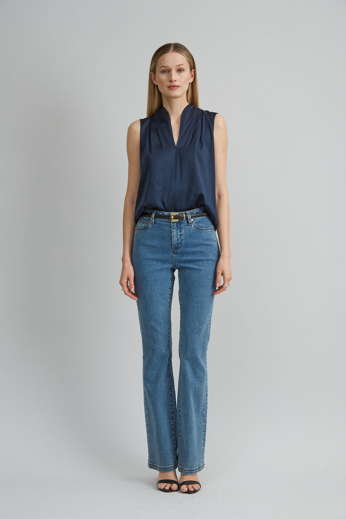 Elie Tahari Fit & Flare Jeans MEDIUM WASH