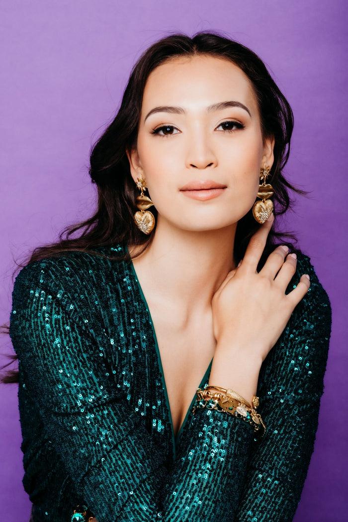 Elizabeth Cole Kiss Me Earrings Gold