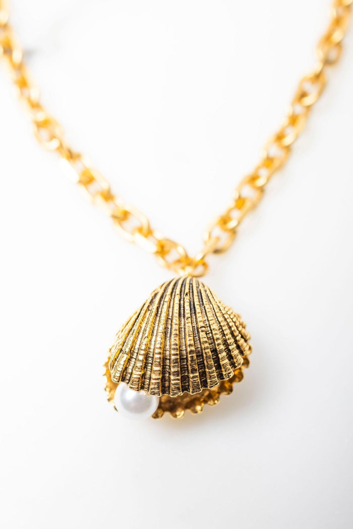 Elizabeth Cole Shellina Necklace Gold
