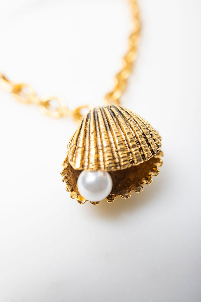 elizabeth cole Shellina Necklace Gold