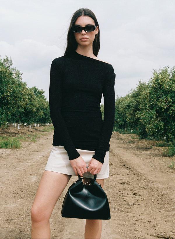 Elleme Raisin Semi Patent Leather Black