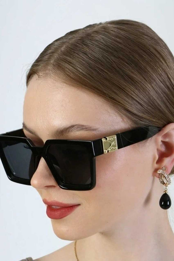 Elo Unisex Gold Emblem Square Sunglasses Black