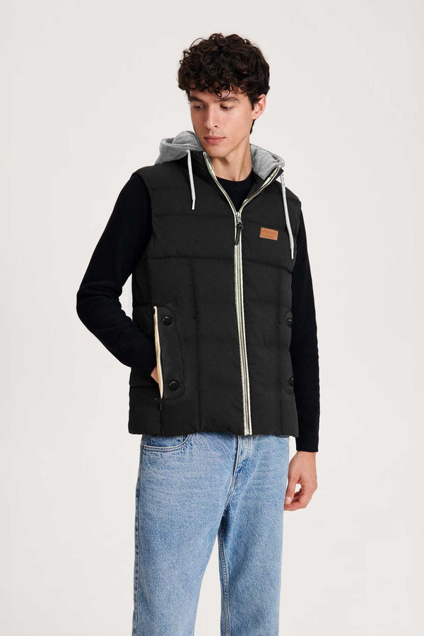 elo M.M Cheng Unisex Zipper Hooded Body Warmer Puffer Gilet Black