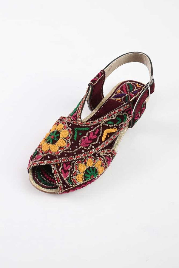 Elo Women's Sighisoara Embroidered Design Peshawri Chappal Maroon