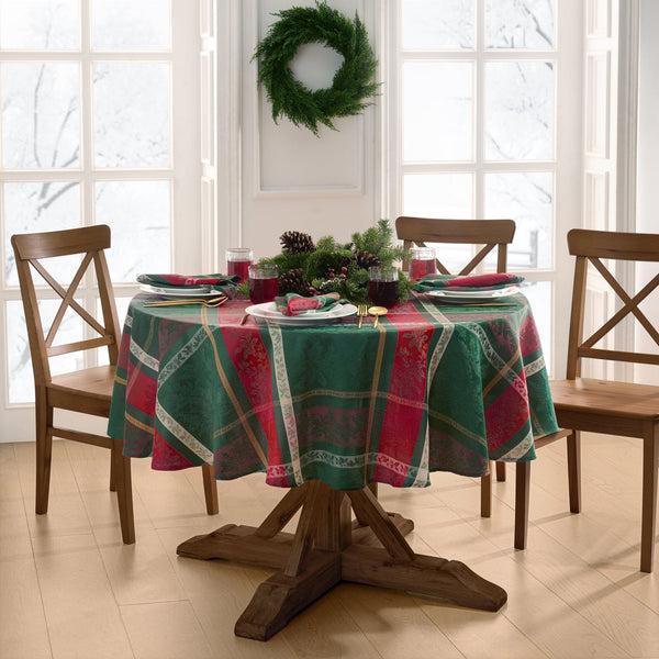 Elrene Merry And Festive Jacquard Tablecloth