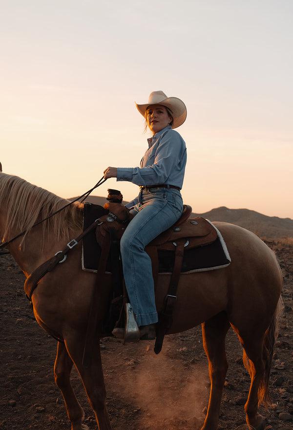 Ely Cattleman Women's Cowboygirl Blue Chambray Granddaddy Snap Shirt