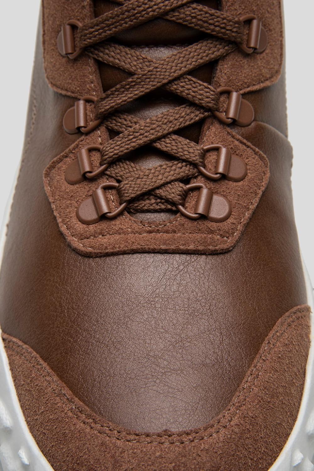 Embassy of Bricks and Logs COVENTRY HIKER SOLID BOOT