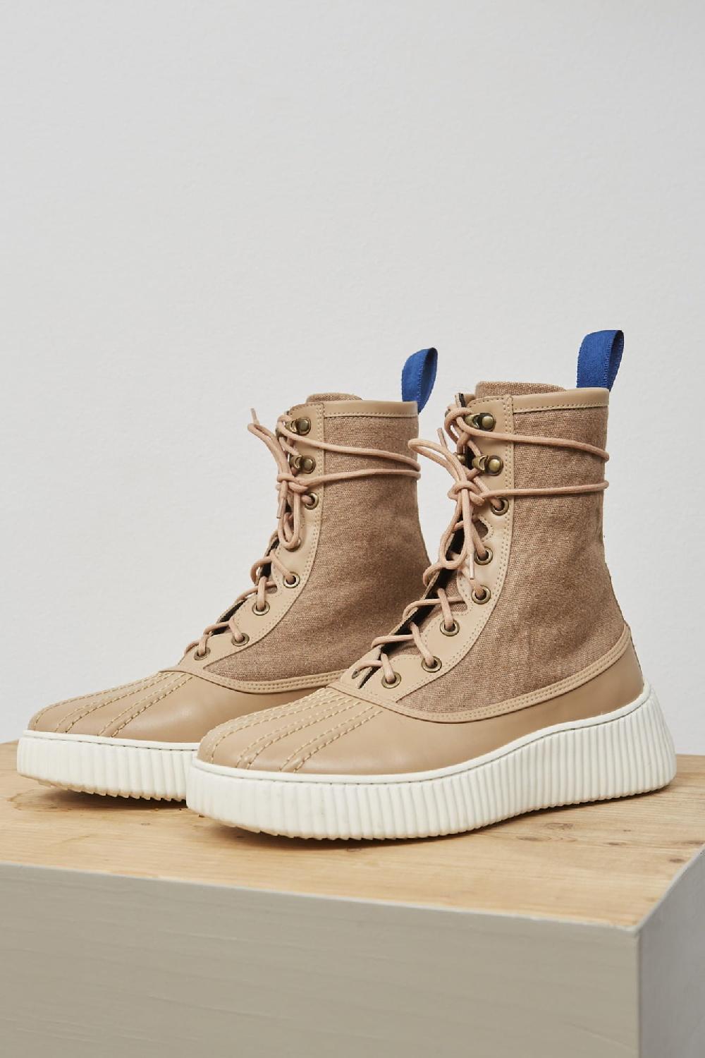 Embassy of Bricks and Logs FULHAM DUCK BOOT