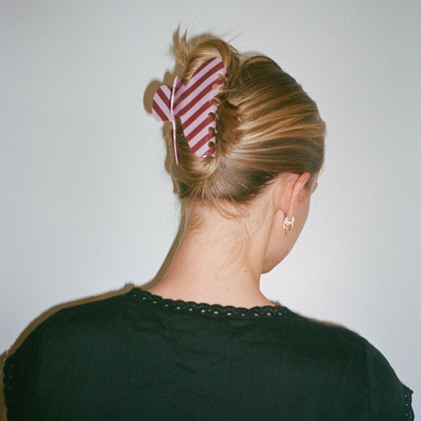 Emi Jay Works Well With Big Effing Clip