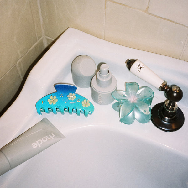 Emi Jay Works Well With Big Effing Clip