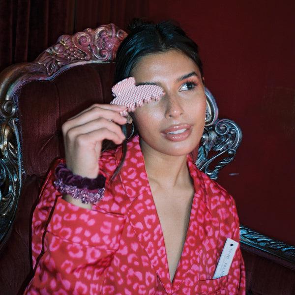 Emi Jay Works Well With Big Effing Clip