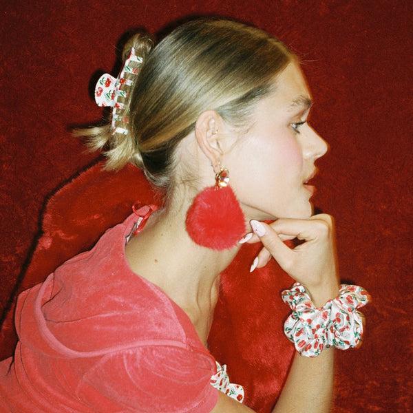 Emi Jay Works Well With Big Effing Clip