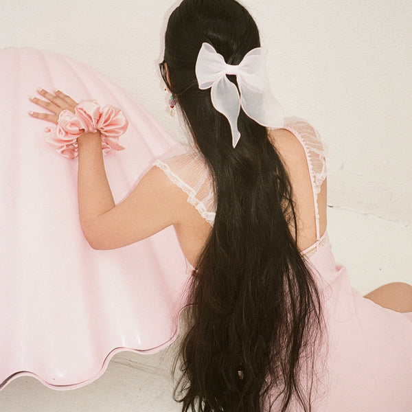 Emi Jay Works Well With Bow Barrette