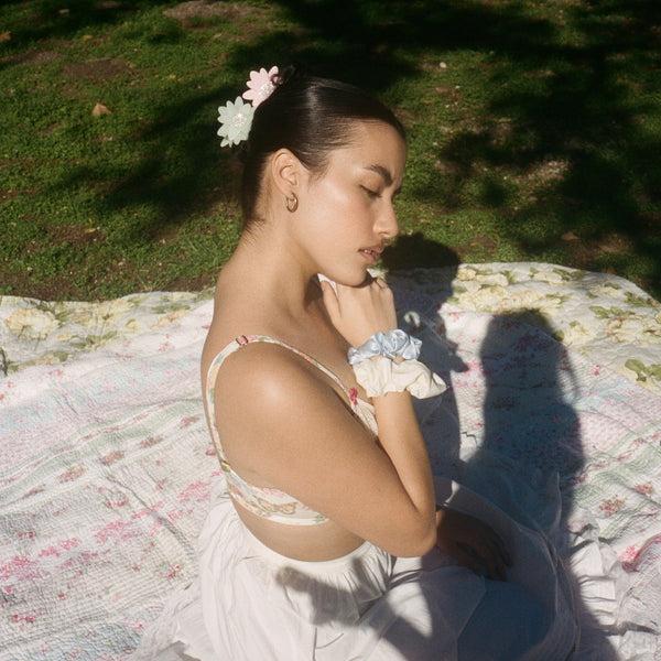 Emi Jay Works Well With Dahlia Clip