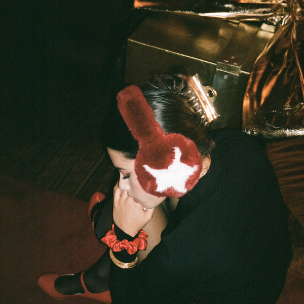 Emi Jay Works Well With Heartbreaker Clip