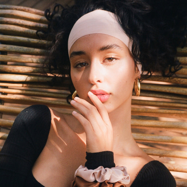 Emi Jay Works Well With Infinity Headband