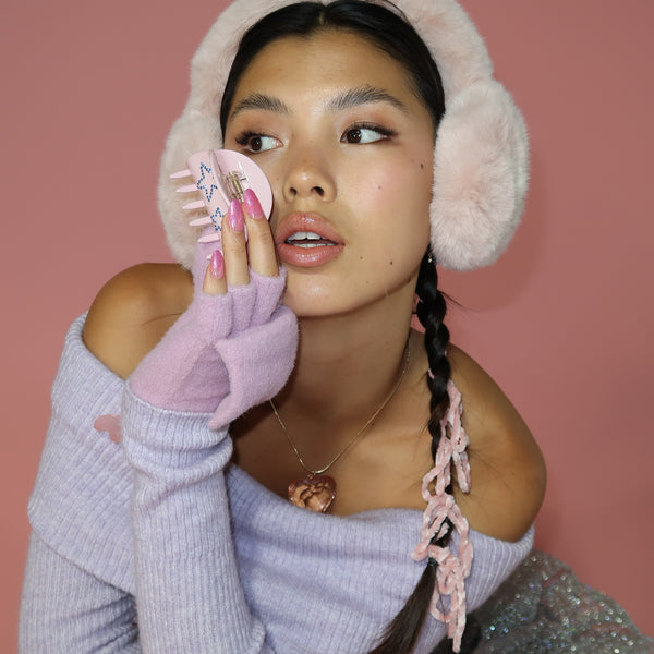 Emi Jay Works Well With Luna Clip