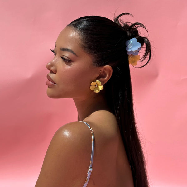 Emi Jay Works Well With Midi Blossom Clip