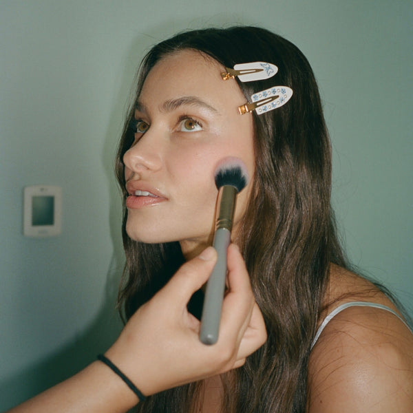 Emi Jay Works Well With Popstar Clips