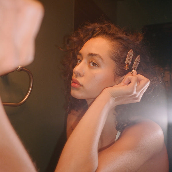 Emi Jay Works Well With Popstar Clips