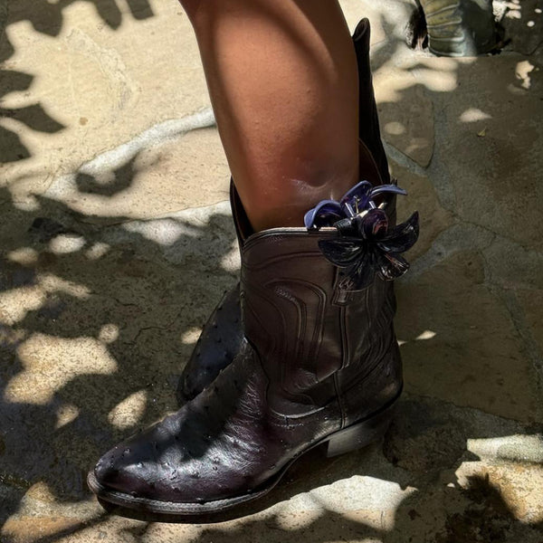 Emi Jay Works Well With Super Bloom Clip